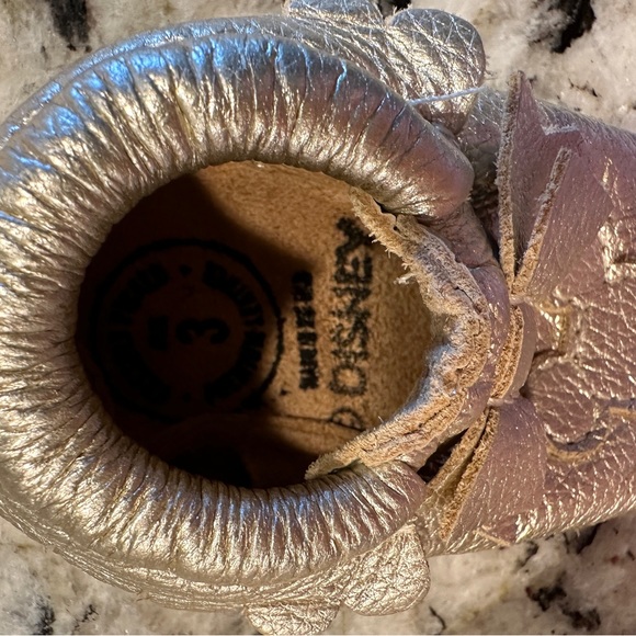 Freshly Picked Platinum Mickey Mouse Bow Baby Shoe in size 3, like new condition - Picture 16 of 16